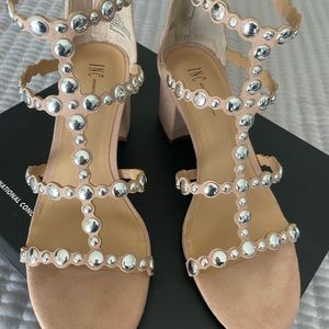 Beautiful nude sandals, I wore them once